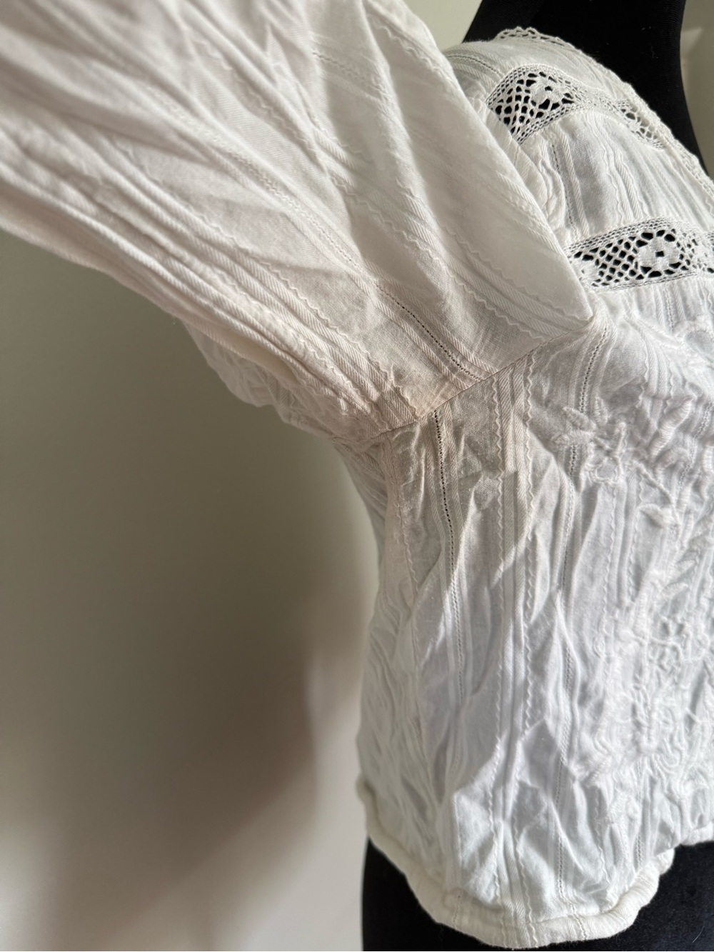 Free People White Embroidered V-Neck Boho Top - Picture 3 of 5